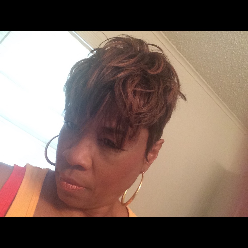 Meet your Posher, Symira